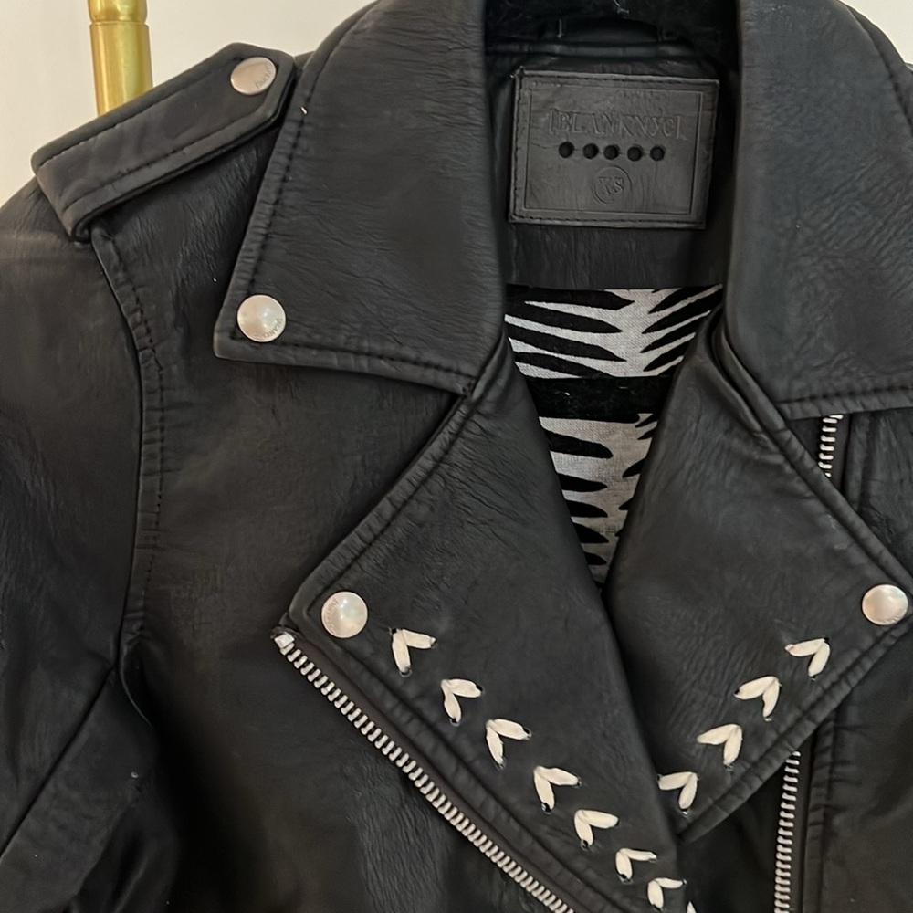 Blank NYC black leather jacket with stitching size XS - Picture 2 of 3